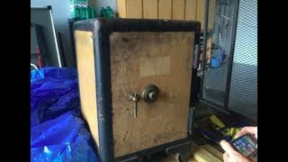 Locksmith Cracks Open An Old Safe And Uncovers Literal Treasure Inside