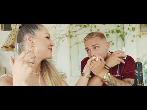 Blondino Latino - Otwieram Wino (Official Video)