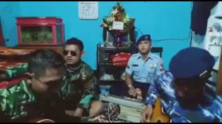 Download lagu Keren abis TNI nyanyi surat cinta untuk starla mp3