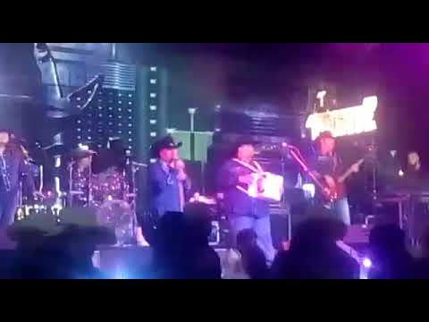 Se me fue mi guila..the hometown Boys en el general