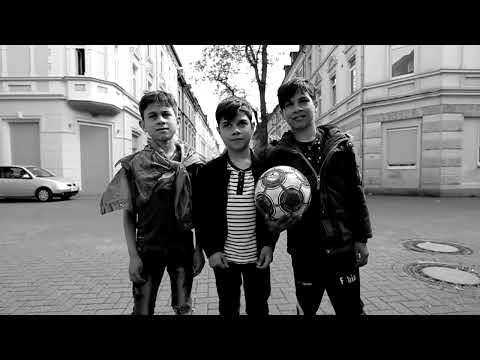 DIVOE - AUS DEM WEG ( official Video ) Prod. by Larkin