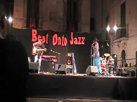 Awa Ly duo - Summertime - @ Beat-onto jazz festival 4/8/2010
