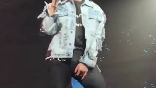 Download lagu SuperM dangerous woman live mp3