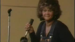 Etta James &amp; The Outlaws - Woman (Shake Your Booty) (1975)