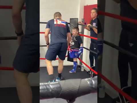 Lennon fitzy first interclub fight after only 4 weeks training with THAIFIST