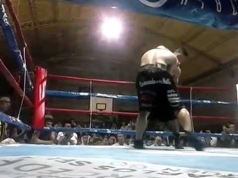 "Yacaré" Sequeira nocaut a "Torito" García - 4to round