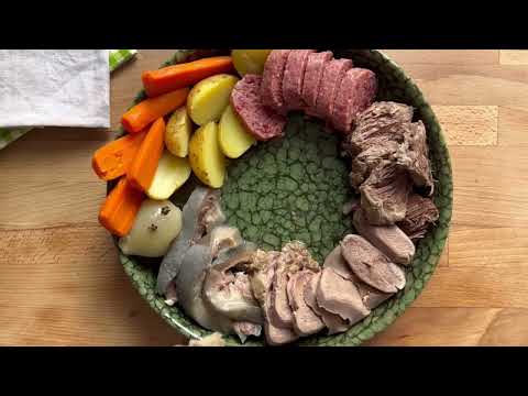 MIXED BOILED MEAT WITH GREEN SAUCE: A Piemontese Tradition, a Rich and Delicious Dish!