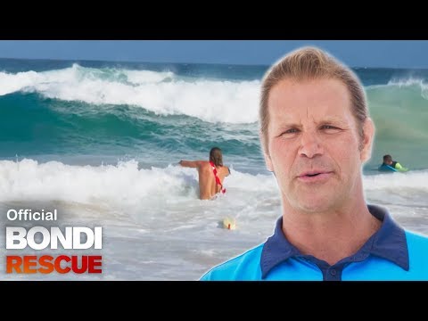 Bondi Lifeguard Singlets Rescues A Patient With A Tube