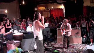 Incubus - Monuments and Melodies (live at incubus hq)