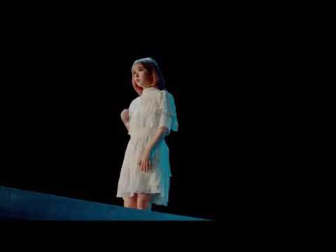 𝐆𝐅𝐑𝐈𝐄𝐍𝐃 '여자친구' 𝙰 𝚃𝚊𝚕𝚎 𝚘𝚏 𝚝𝚑𝚎 𝙶𝚕𝚊𝚜𝚜 𝙱𝚎𝚊𝚍 : 𝙻𝚘𝚗𝚎𝚕𝚢 (au)