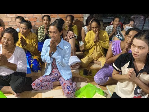 រៀនធម៍នមស្ការ ថ្វាយបង្គំព្រះ ở phù ly bình minh Vĩnh Long