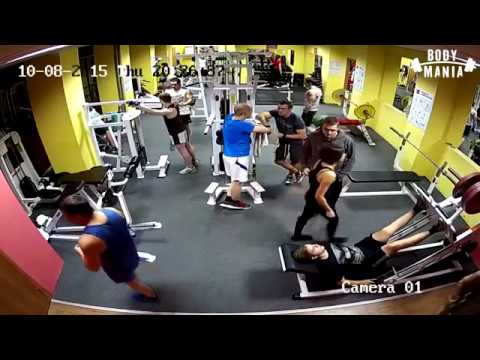 Na Academia ЖЕСТЬ С КАМЕРЫ ВИДЕОНАБЛЮДЕНИЯ в тренажерном зале!1