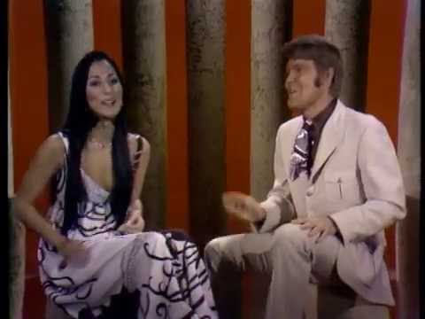 Cher & Glen - The Glen Campbell Goodtime Hour: Christmas Special (21 Dec 1969) - Jingle Bells