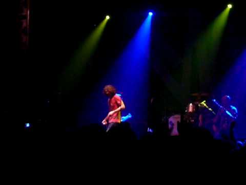 Chris Cornell feat. Andrew Wotman- Hunger Strike (Webster Hall- Tue 4 7 09)