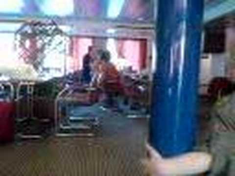 Mali pjeva Eddu Maajku