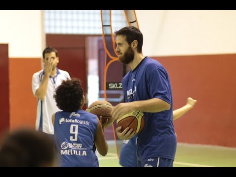 El infantil femenino perfecciona el tiro con Pablo Almazán y Asier Zengotitabengoa