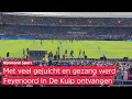 ?? | 'FINALE! OH OH! | Feyenoord-supporters worden GEK bij opkomst van de spelers bij warming-up