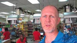 preview picture of video 'A Trip to a Roatan Grocery Store'
