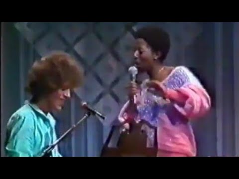 Tommy Seebach & Debbie Cameron - Krøller eller ej (Eurovision Song Contest 1981, DENMARK 🇩🇰) video