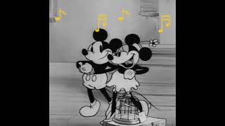Download lagu Mickey e minie música. mp3
