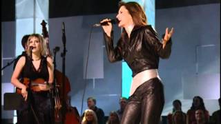 Shania Twain - Close and Personal HD - I&#39;m Holdin&#39; On To Love (To Save My Life)