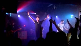 Kids in Glass Houses- Hunt the Haunted