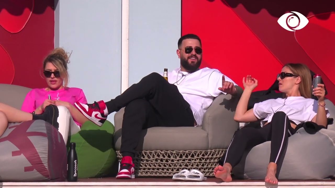 Lorenci këndon me Nitën