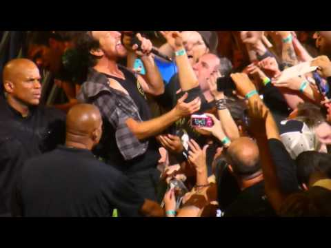 Pearl Jam "Breath" NYC2  5/2/16 HD