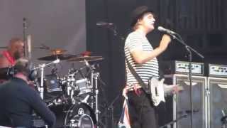 The Libertines - The Boy Looked At Johnny Live