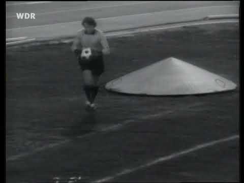 1976 UEFA Euro (Qualifier). Greece vs. West Germany. Full Match (Part 3 of 4).