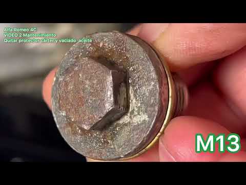 Alfa Romeo 4C VIDEO 2. Quitar protector del cárter, vaciado aceite y extracción filtro. 45 min