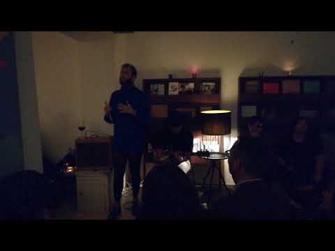 Fado Bicha "Crónica do Macho Discreto" with translation into English