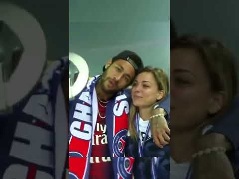 I think Neymar likes the PSG reporter 😏