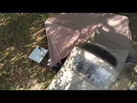 Metalian Parthian mit Treeline Ponderosa und Rhino Rack Batwing Markise