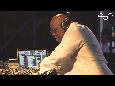 Carl Cox playing Uncle Carl live at very last Space Ibiza party