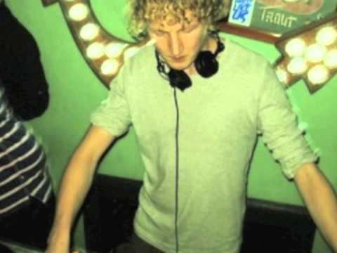 DJ Maars - Givin Up (2012) Bootyfruit