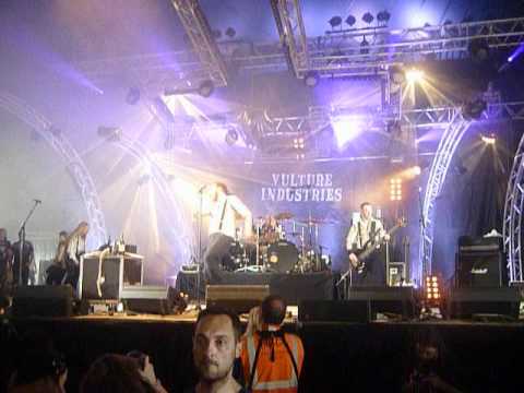 Vulture Industries plays Devil Doll cover @ Hellfest 2012