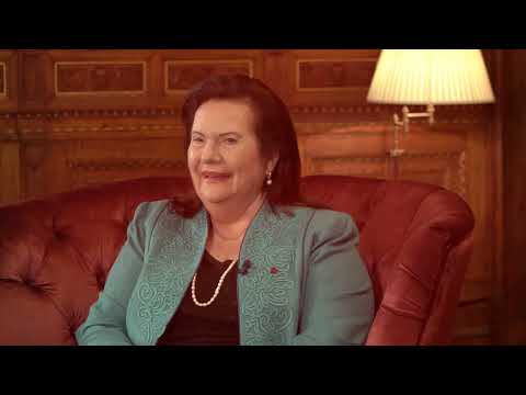 Marton Éva - Opera Café portré 2023