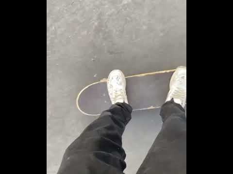 FRIJO - EN PATINETA (HISTORIA DE INSTAGRAM)