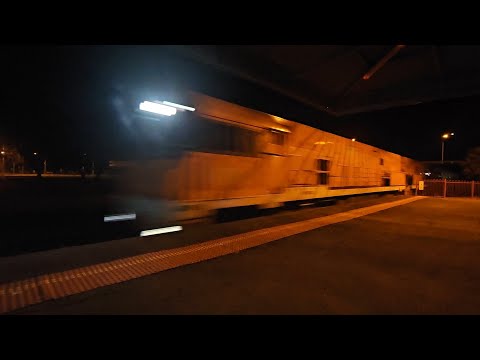 2TA8 down JBRE Great Southern (NR30 NR31,  28V), Brisbane to Adelaide, 2315, 7/1/26, Horsham VIC 