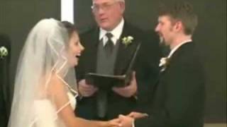 Bride really can&#39;t stop laughing during vows