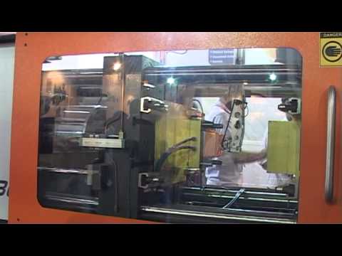 Hydraulic plastic injection moulding machine