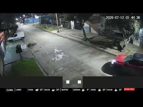 🚨INSEGURIDAD EN EL CONURBANO: VECINOS DE ALMIRANTE BROWN ESPANTARON A DELINCUENTES ARROJANDO COSAS
