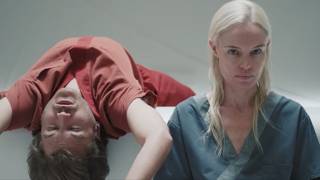 Cinco milhões de dólares por 50 dias em um quarto vazio — parece fácil, até começar ver coisas