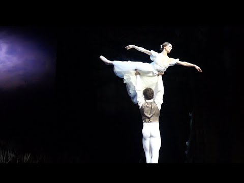 Marianela Nunez - amazing balance in Giselle Act 2 with Matthew Ball