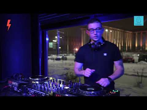 The Blue Oyster: SNAYPI / 30.01 / 17 - 18