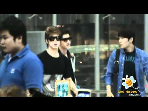 [120407] TVXQ at Suvarnabhumi Airport Thailand [Bee_Happi]