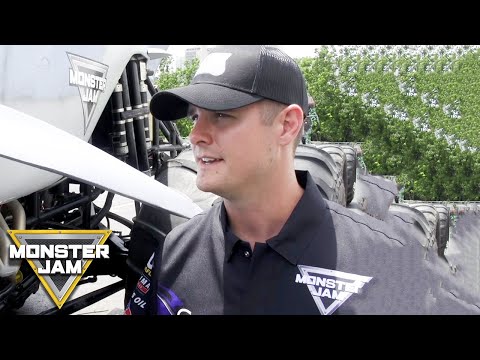 Bryce Kenny vs. Justin Sipes: Who won the Great Clips #SharkWeek Showdown? | Monster Jam