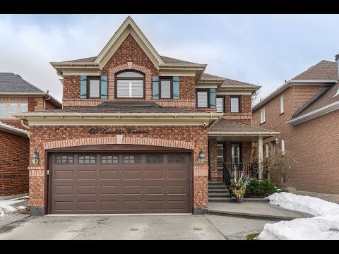 60 Lauchlin Crescent, Georgetown Home for Sale - Real Estate Properties for Sale