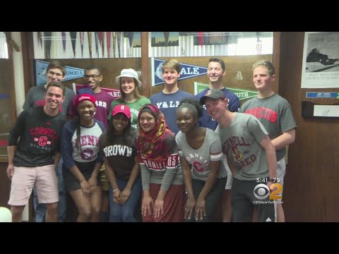 ニューロシェル高校は、少なくとも1人の生徒がアイビーリーグの各大学に向かうことを誇りにしています。 (New Rochelle High School Boasts At Least 1 Student Heading To Each Ivy League College)